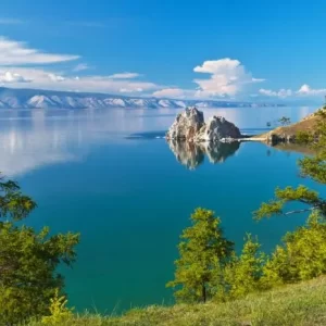 Danau Baikal, Danau Terdalam yang Menawarkan Panorama Unik di Siberia